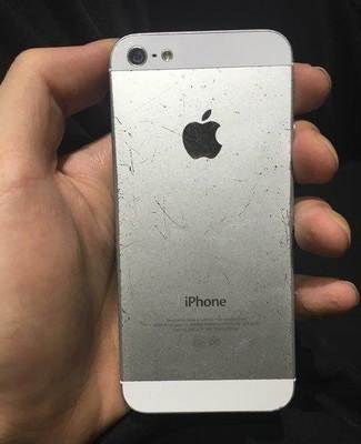 iPhone5摔两半修多少钱