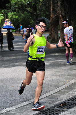 华为美腾20手机多少钱一部